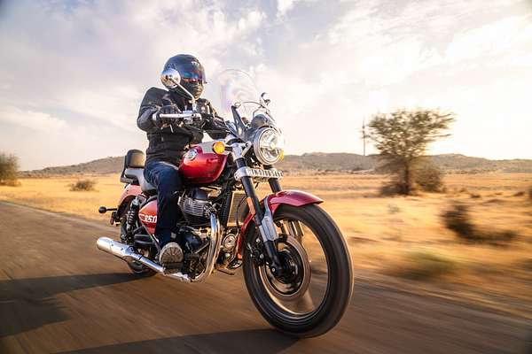 2024 Royal Enfield Super Meteor 650