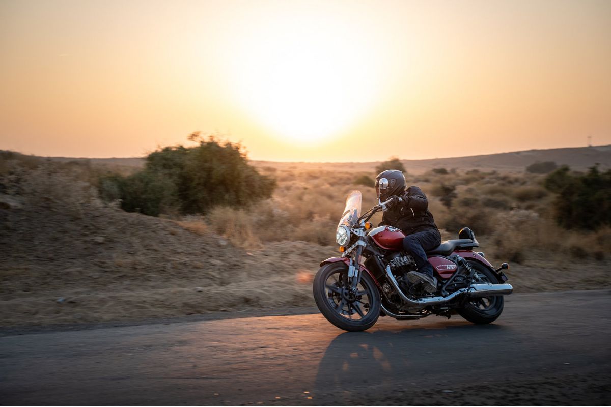2024 Royal Enfield Super Meteor 650