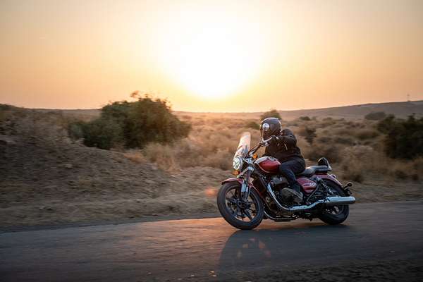 2024 Royal Enfield Super Meteor 650