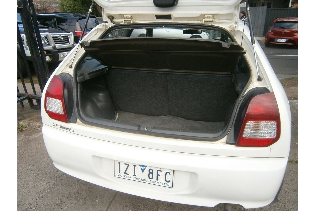 2003 Mitsubishi Mirage CE