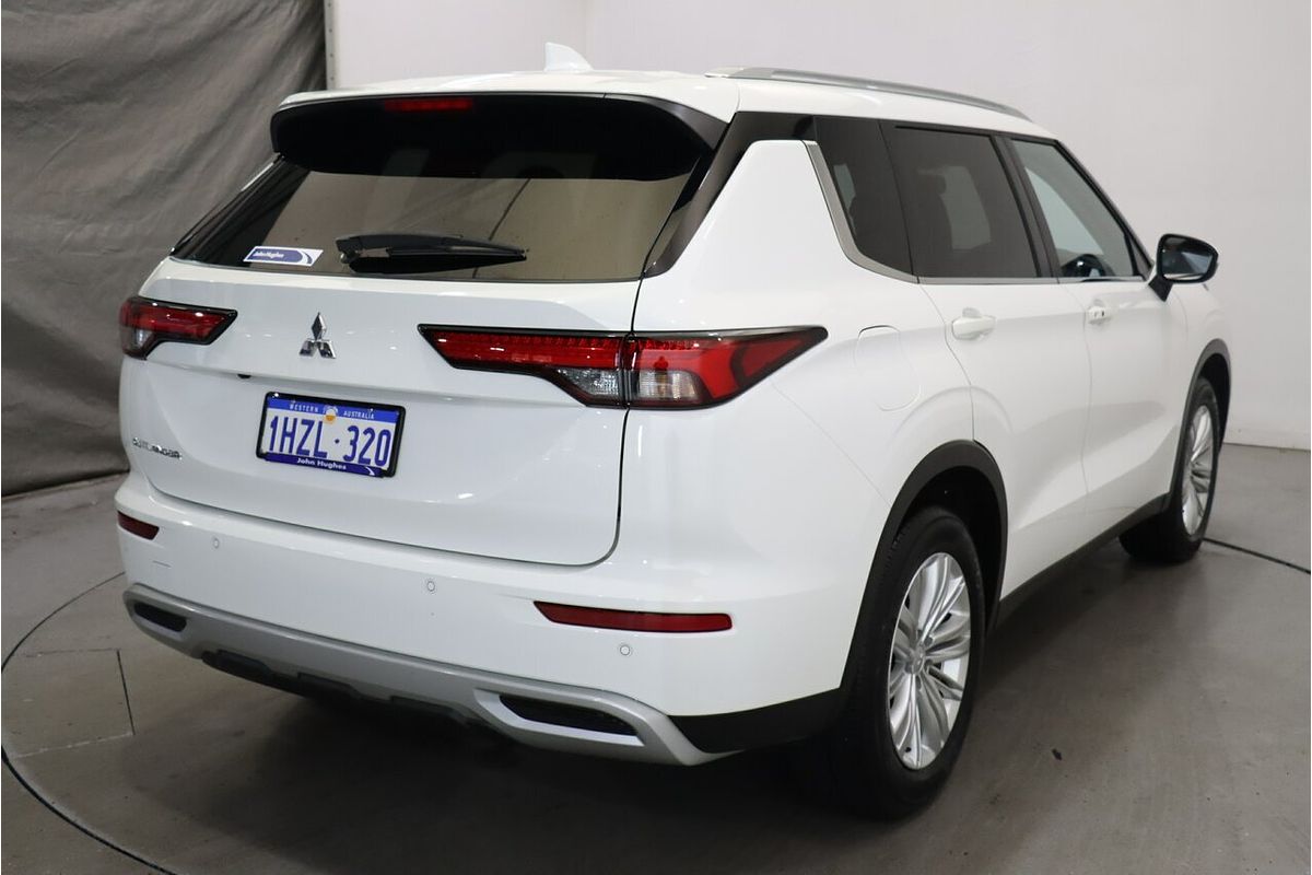 2023 Mitsubishi Outlander LS ZM