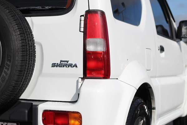 2015 Suzuki Jimny Sierra SN413 T6