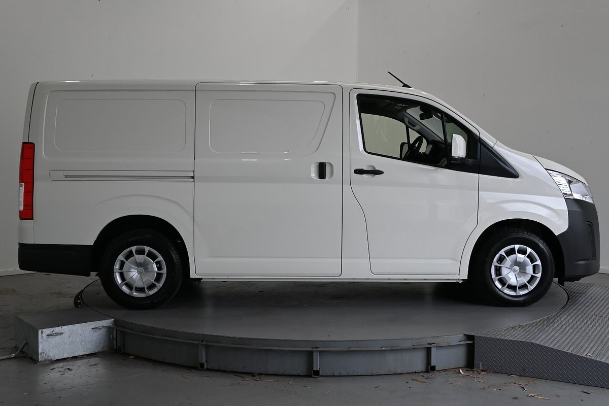 2024 Toyota Hiace Van LWB 2.8L T005 9617530A1