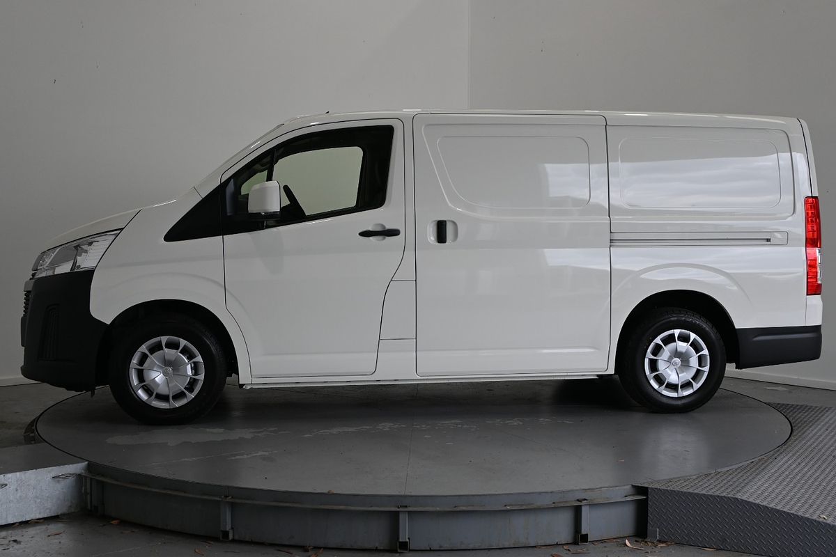 2024 Toyota Hiace Van LWB 2.8L T005 9617530A1