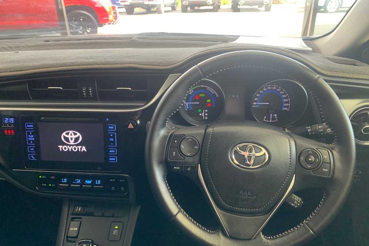 2016 Toyota COROLLA Hybrid ZWE186R