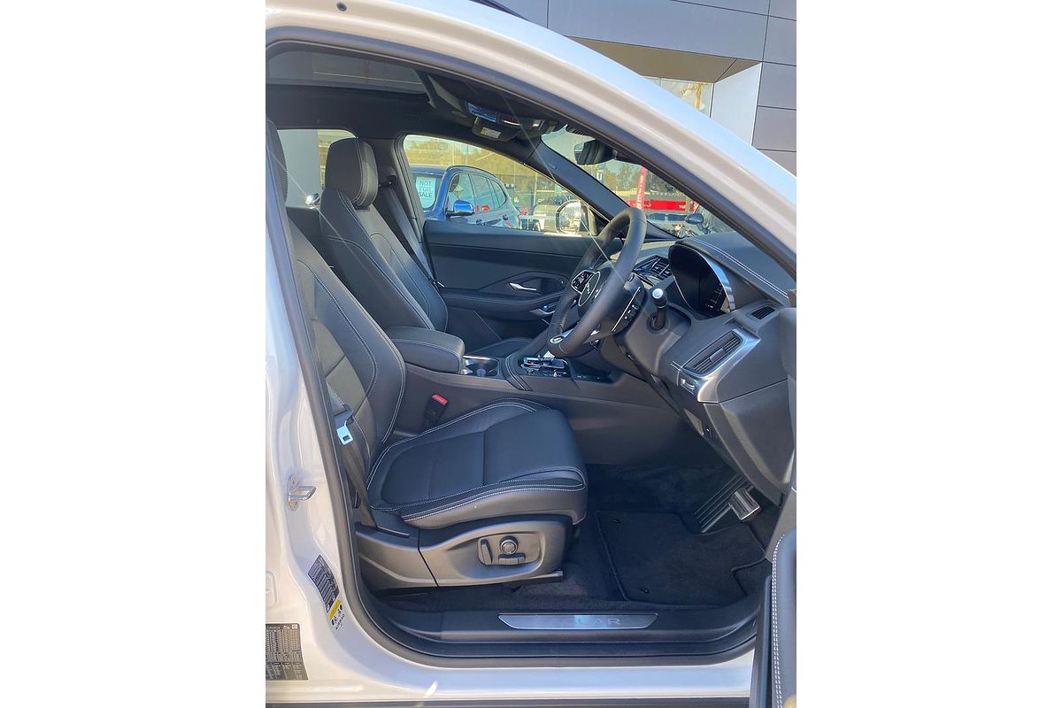 2024 Jaguar E-PACE P250 R-Dynamic SE X540