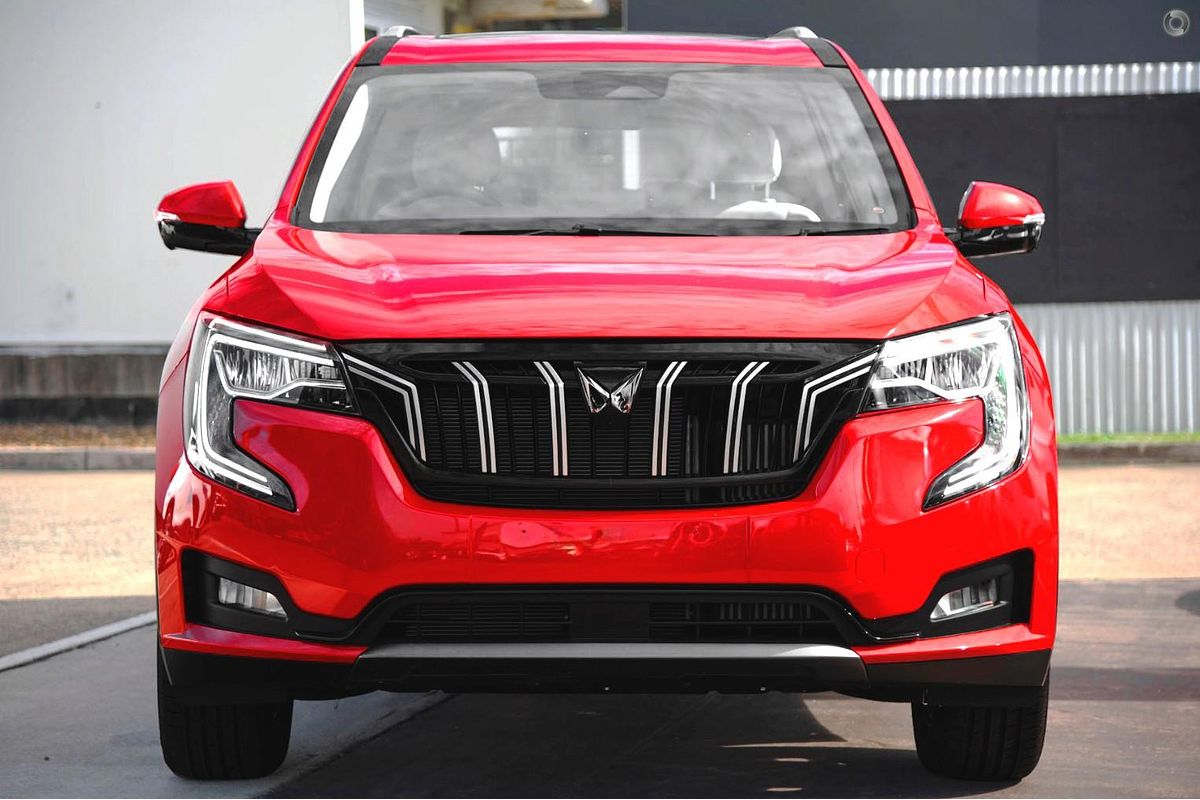 2024 Mahindra XUV700 AX7L