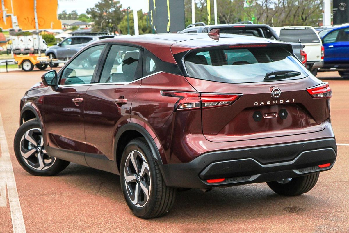 2024 Nissan QASHQAI ST+ J12