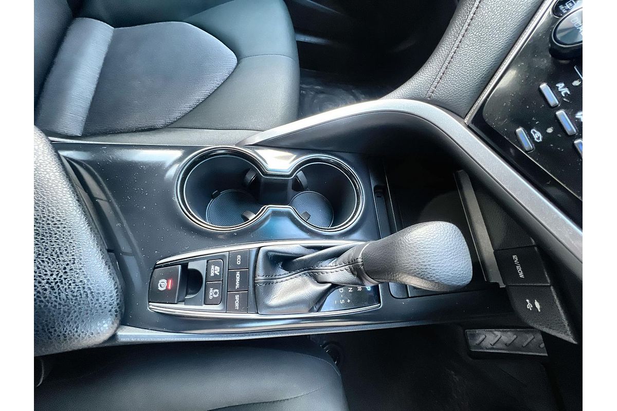 2020 Toyota Camry Ascent Sport AXVH70R