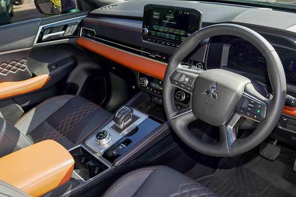 2023 Mitsubishi Outlander Exceed Tourer ZM