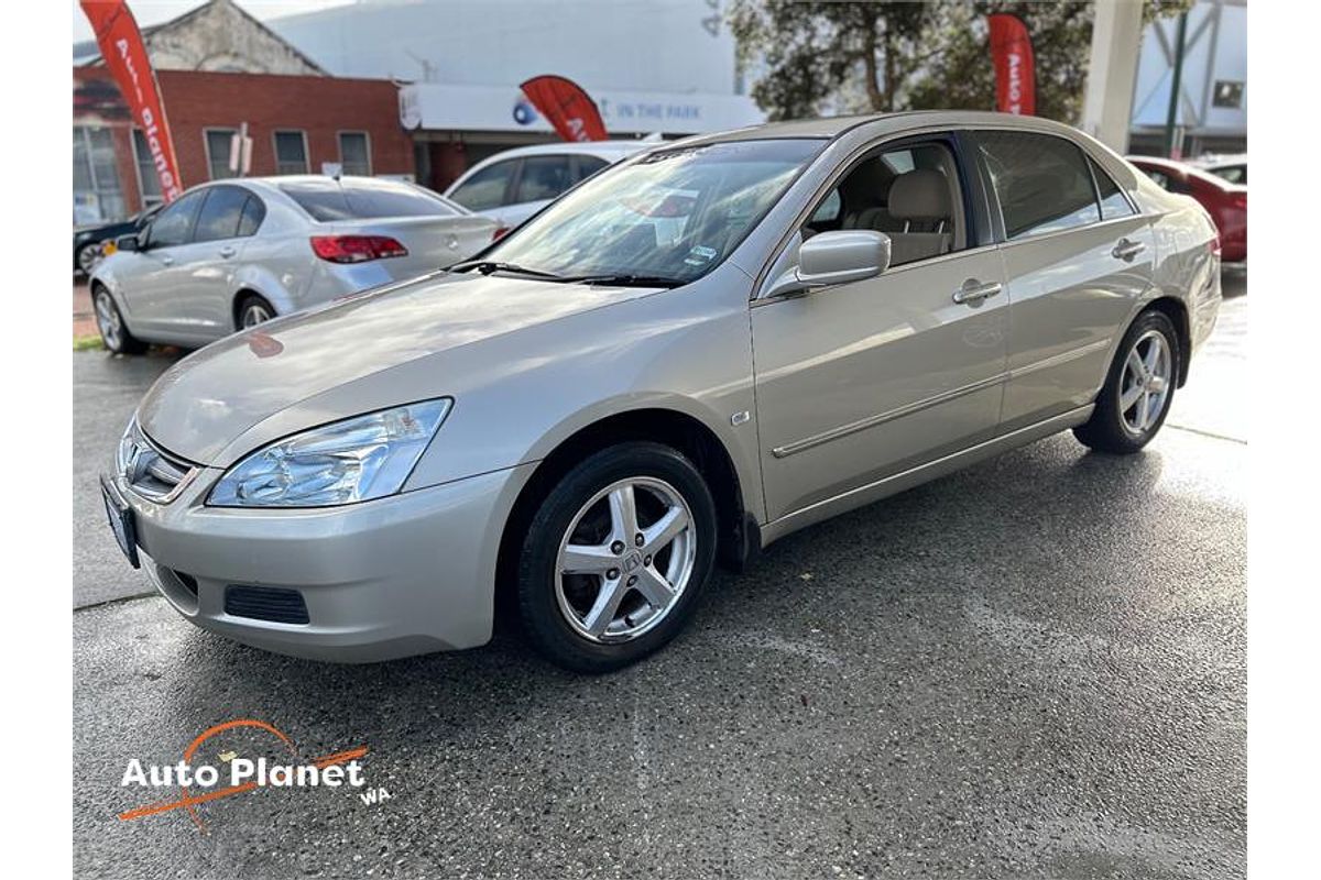 2005 Honda ACCORD VTi 40