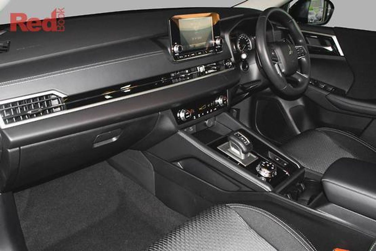 2024 Mitsubishi Outlander ES ZM