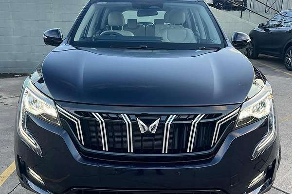 2024 Mahindra XUV700 AX7L