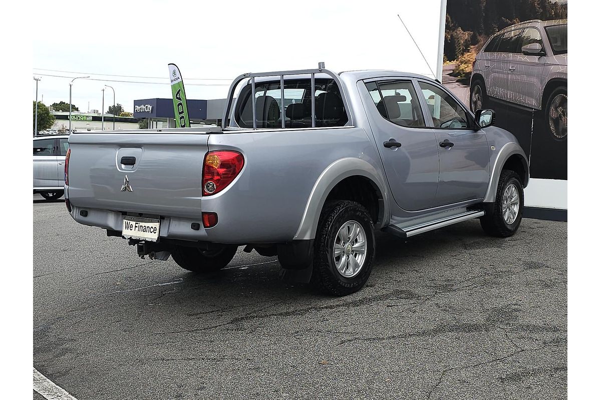 2015 Mitsubishi Triton GLX MN 4X4