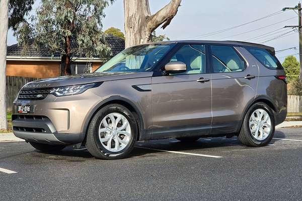 2017 Land Rover Discovery TD4 SE Series 5