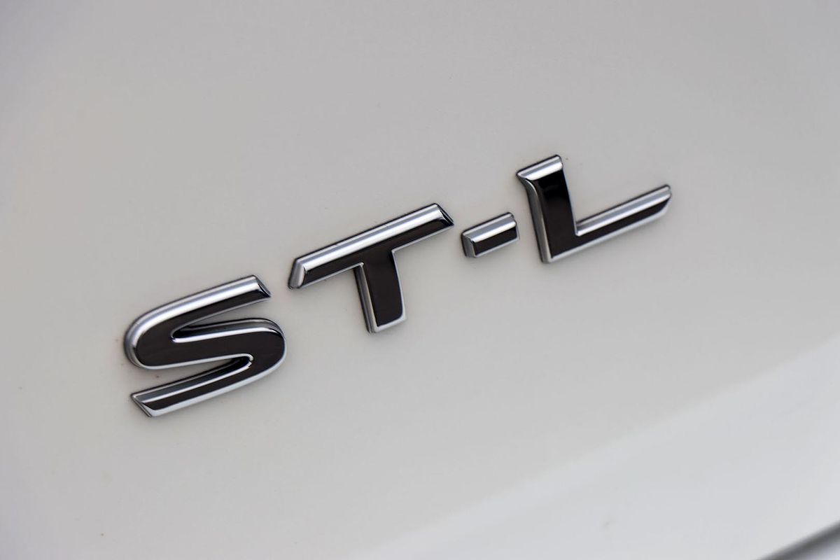 2020 Nissan Pathfinder ST-L R52 Series III