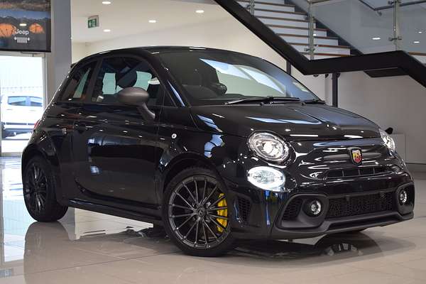 2023 Abarth 695 Competizione