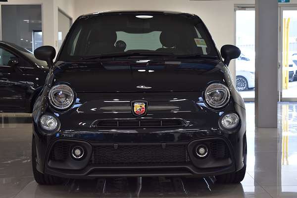 2023 Abarth 695 Competizione