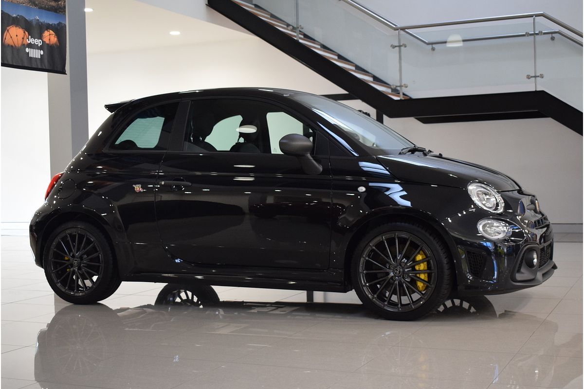2023 Abarth 695 Competizione