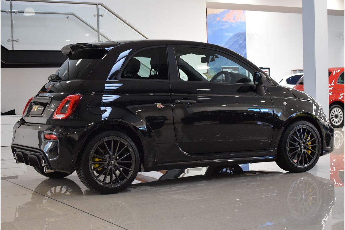2023 Abarth 695 Competizione