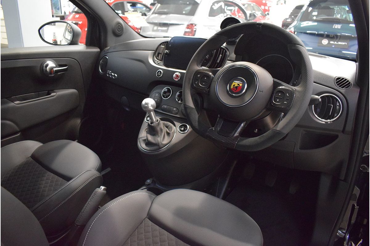 2023 Abarth 695 Competizione