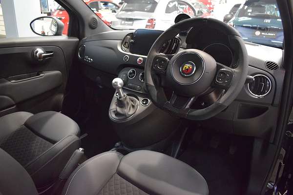 2023 Abarth 695 Competizione