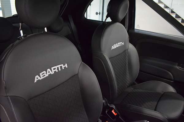 2023 Abarth 695 Competizione