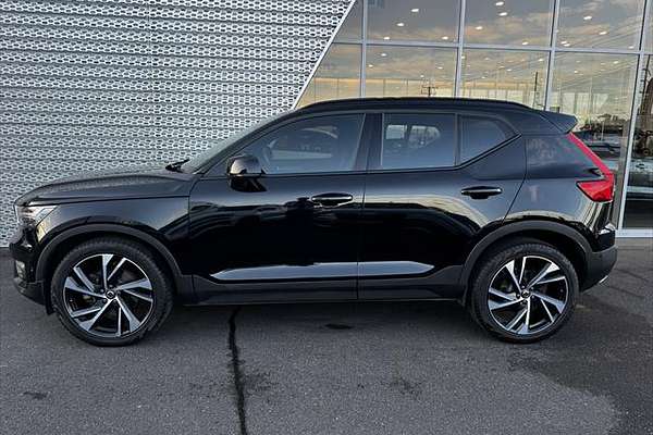 2018 Volvo XC40 T5 R-Design