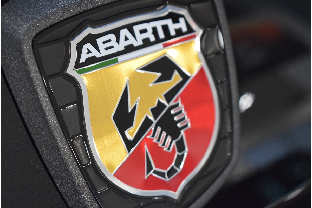 2023 Abarth 695 Competizione