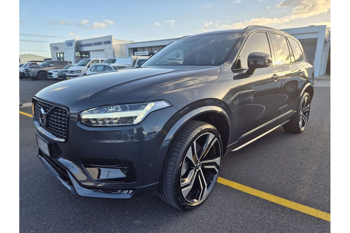 2022 Volvo XC90 B6 R-Design