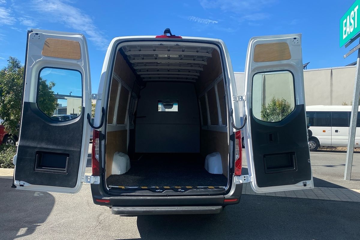 2020 Mercedes Benz Sprinter 314CDI High Roof LWB 7G-Tronic + RWD VS30