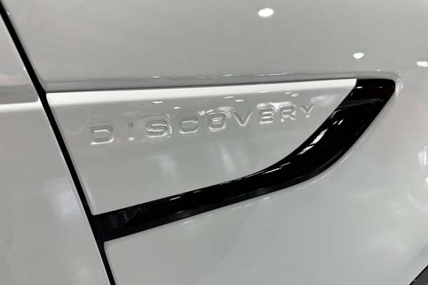 2024 Land Rover Discovery D300 Dynamic SE Series 5