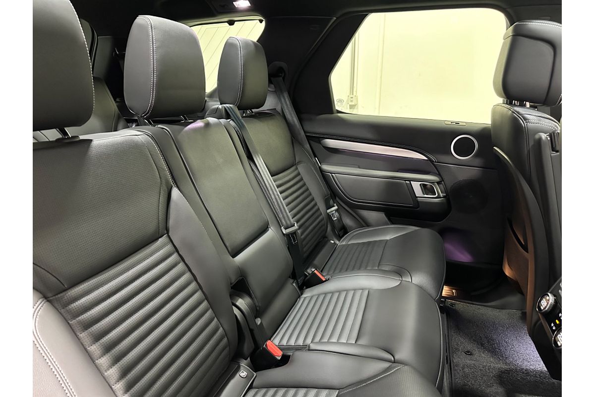 2024 Land Rover Discovery D300 Dynamic SE Series 5