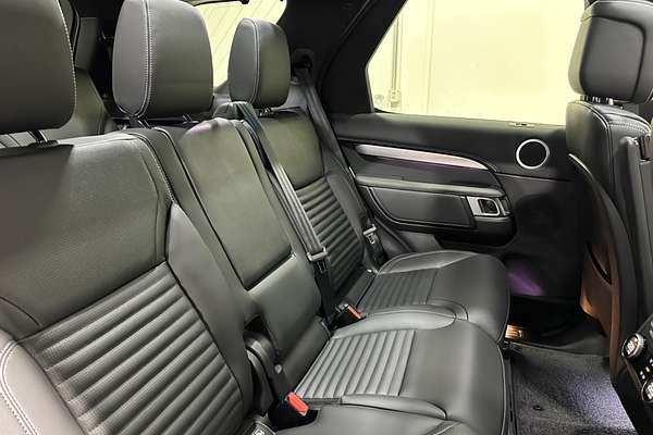 2024 Land Rover Discovery D300 Dynamic SE Series 5