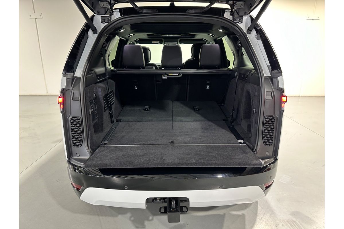 2024 Land Rover Discovery D300 Dynamic SE Series 5