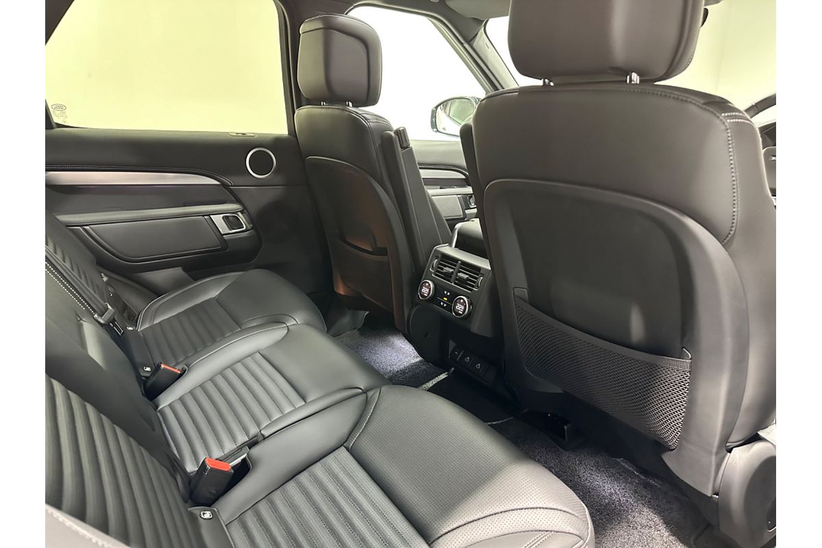 2024 Land Rover Discovery D300 Dynamic SE Series 5