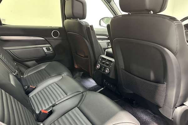 2024 Land Rover Discovery D300 Dynamic SE Series 5