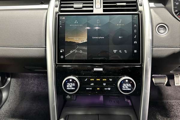 2024 Land Rover Discovery D300 Dynamic SE Series 5