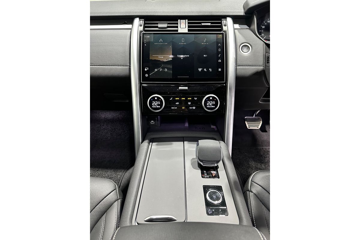 2024 Land Rover Discovery D300 Dynamic SE Series 5