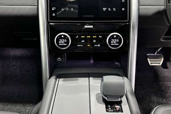 2024 Land Rover Discovery D300 Dynamic SE Series 5
