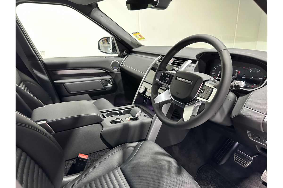 2024 Land Rover Discovery D300 Dynamic SE Series 5