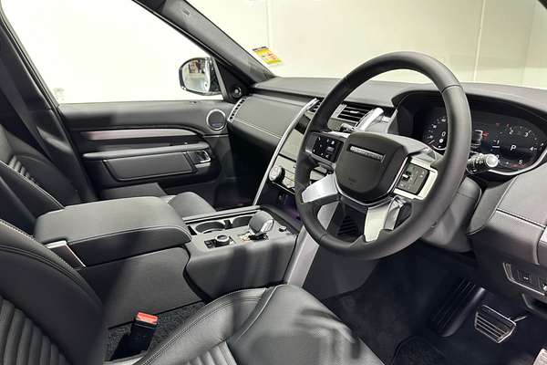 2024 Land Rover Discovery D300 Dynamic SE Series 5