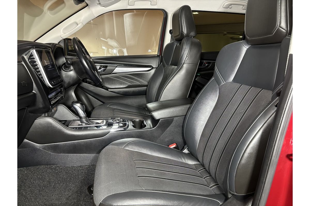 2022 Isuzu MU-X LS-T