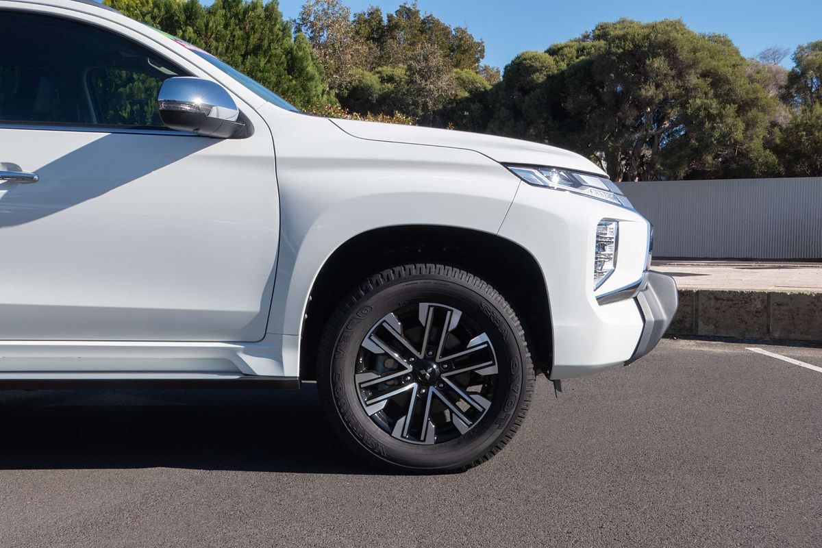 2022 Mitsubishi Pajero Sport GLS QF