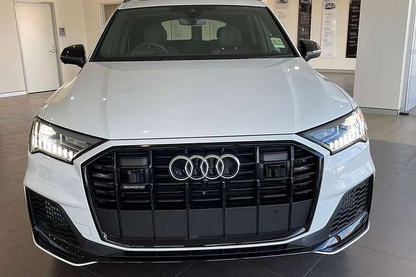 2023 Audi Q7 55 TFSI S line 4M