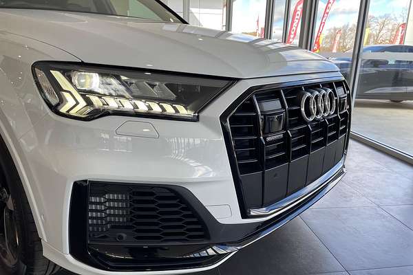 2023 Audi Q7 55 TFSI S line 4M