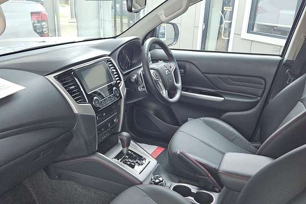 2022 Mitsubishi MR4X47 GLS MR 4X4