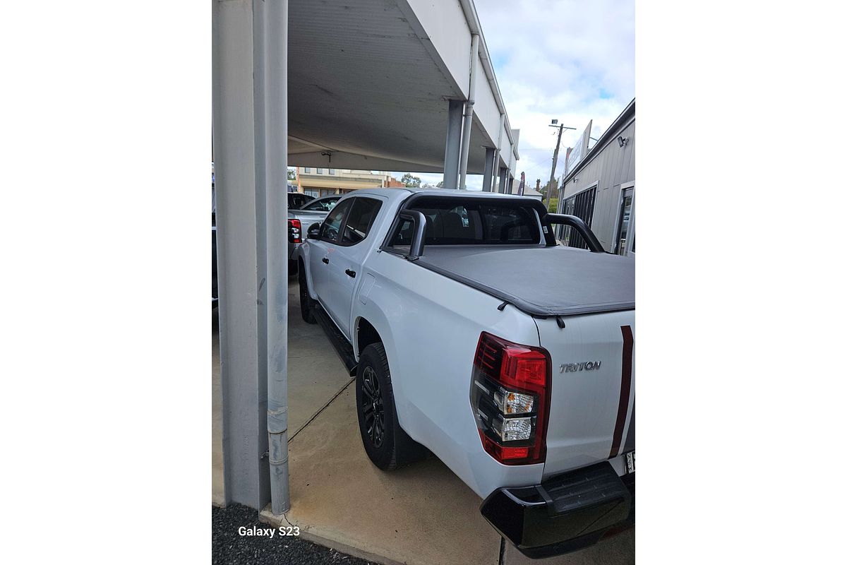 2022 Mitsubishi MR4X47 GLS MR 4X4
