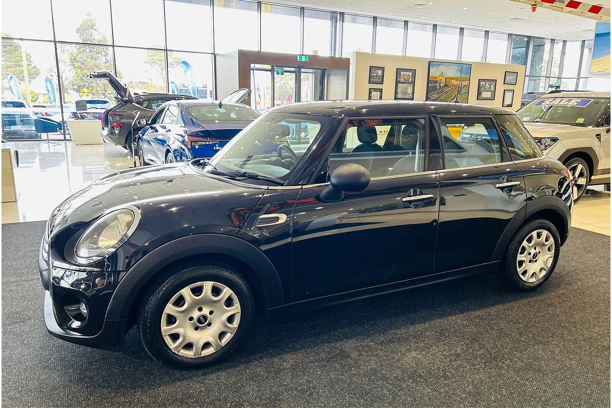 2016 MINI Hatch One F55