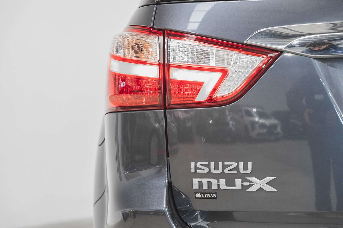 2021 Isuzu MU-X LS-T